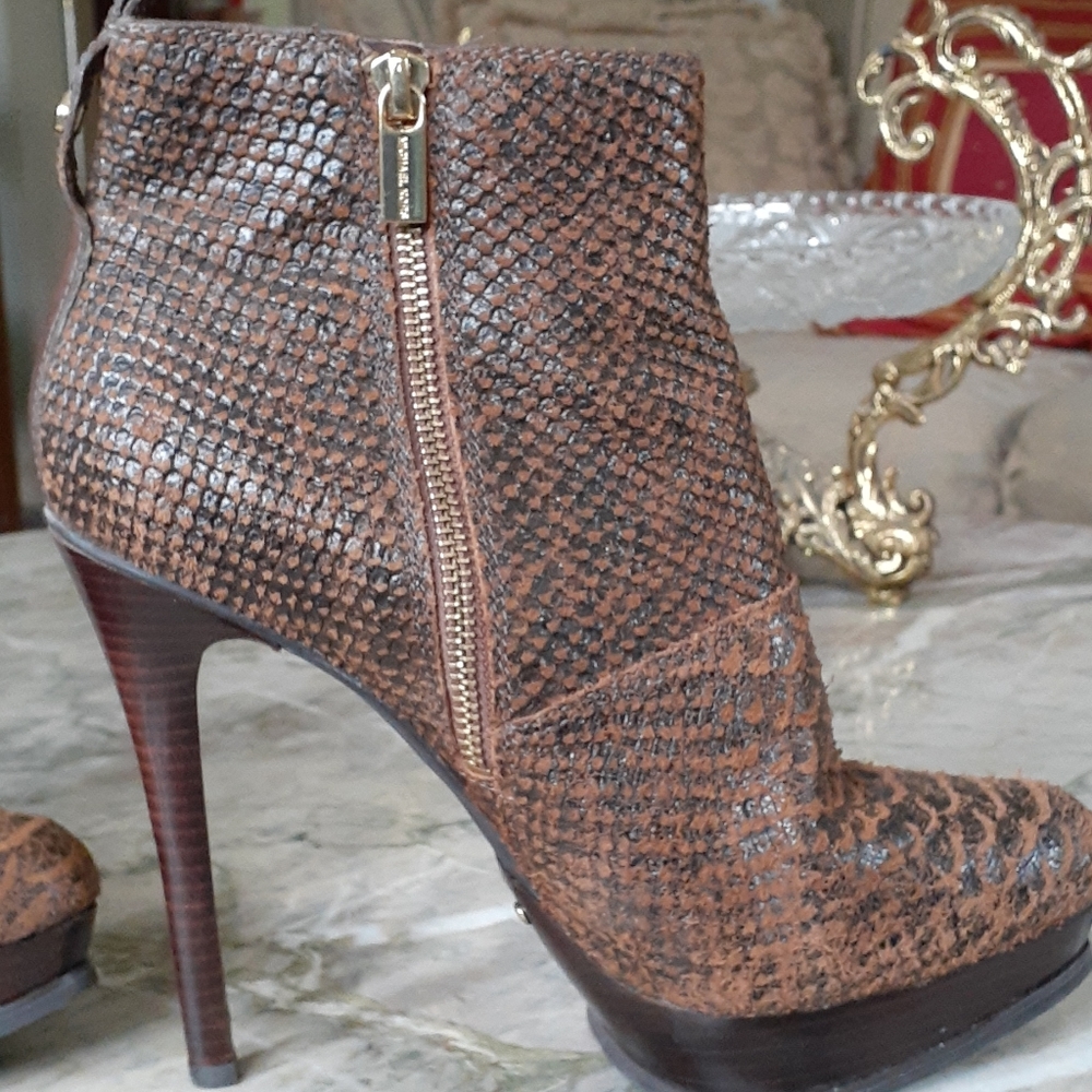 Michael Kors boots - Picture 5 of 15